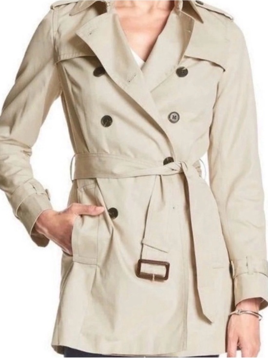 Banana Republic Jackets & Blazers - Banana Republic Light Beige Double-Breasted Trench Coat